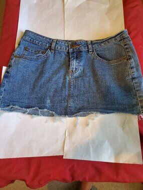 USED CARMEN MINI JEAN SKIRT SIZE MEDIUM